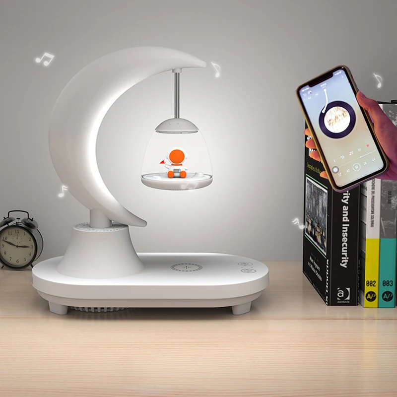 Smart Wireless Charger Astronauts 7 Color Changing Table Lamps LED Night Light Creative Bedside Desk Lamp With BT Music Speaker