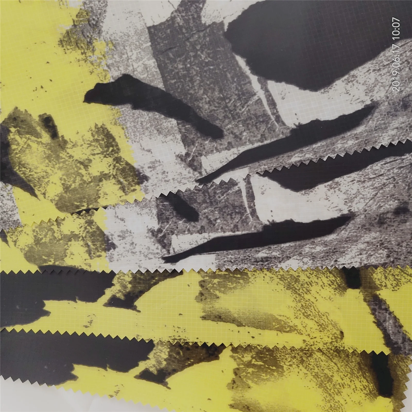 
2019 New Design 100%Polyester Ripstop Fabric Reasonable price top quality with coating PU white For mens jackets 