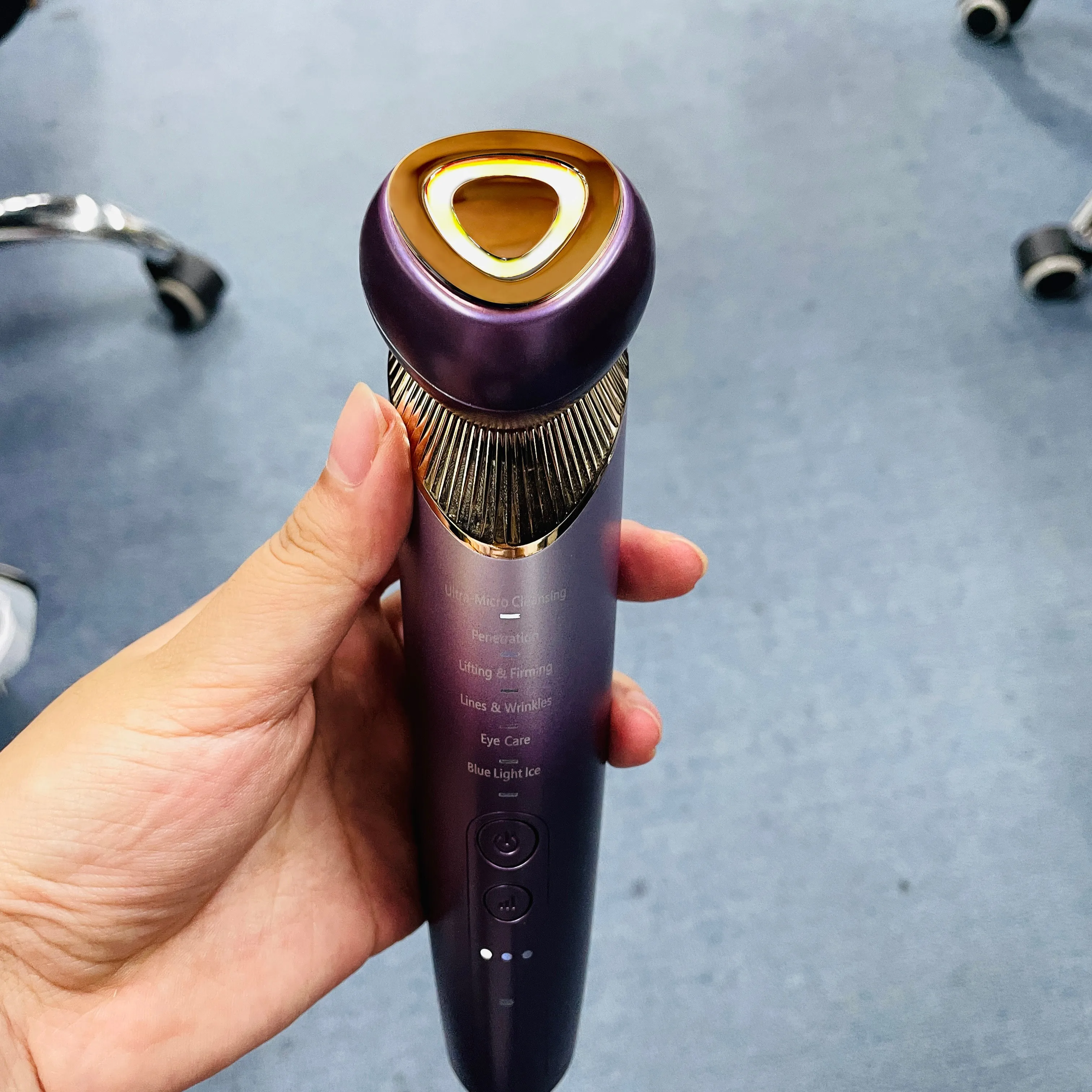 Radio Frequency Facial Machine Skin Therapy Wand Ion Therapy LED Light Machine for Neck Lift&Firm Tighten Skin Wrinkles Tool