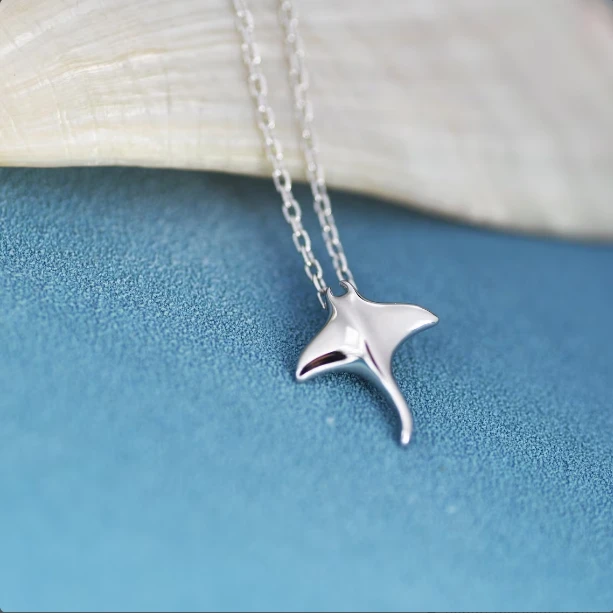 Новый список высокополированной нержавеющей стали Manta Ray кулон ожерелье Водонепроницаемый гипоаллергенный