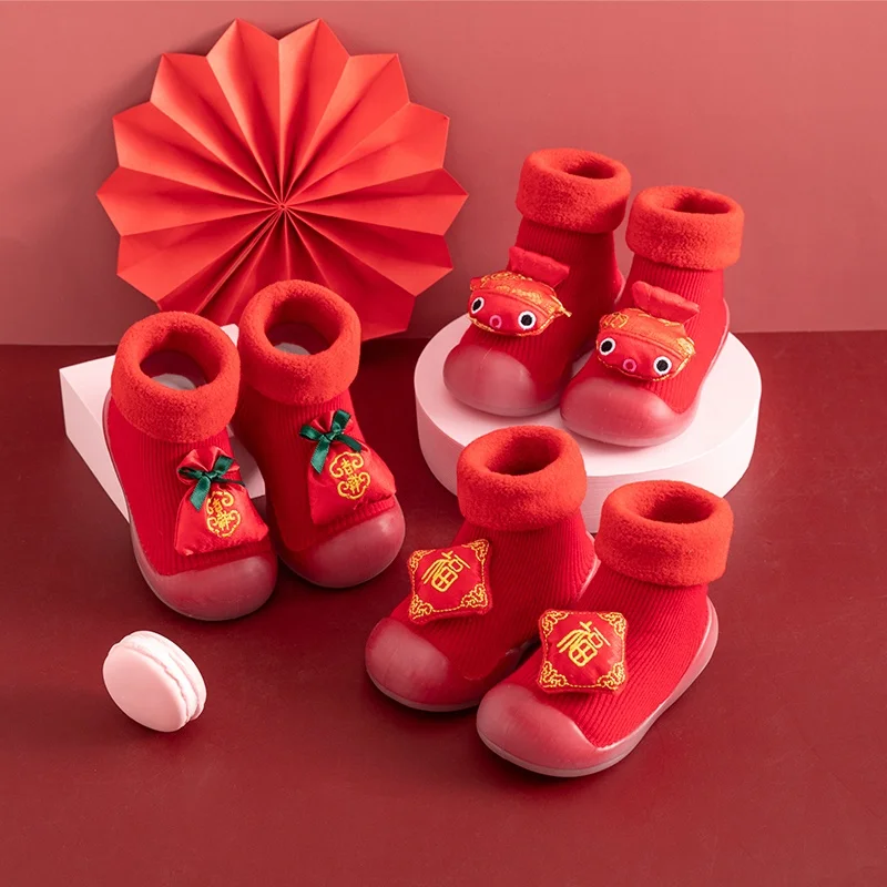 New Design Winter New Year Cotton Thick Lovely Style Snow Walking Soft Shoes Anti-slip Warm Socks Shoe For Kids