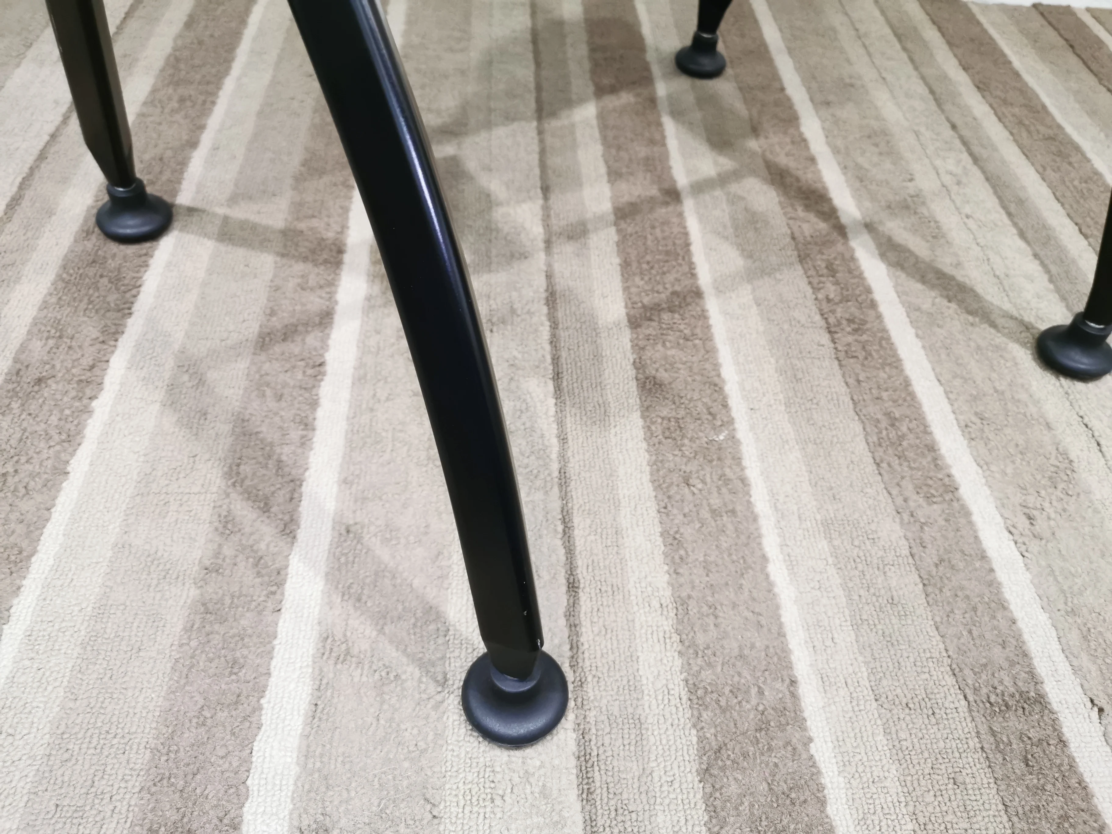 Commercial furniture stackable Full black X-cross metal frame Folding seat high school Chair for training center