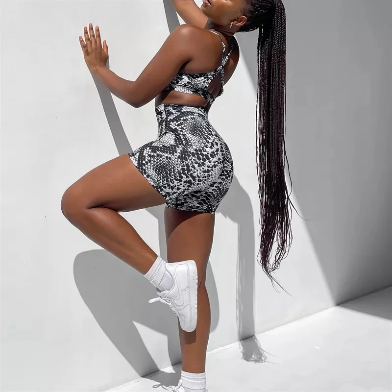 New Customized Crossover Plus Size Fitness 2 Piece Summer Snake Skin Animal Print Active Wear Scrunch Butt Yoga Shorts Set