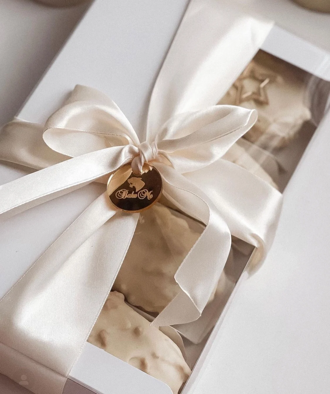 IMEE 3 Divider 4 Divider Custom Logo Cakesicle Box Truffles Cheese Chocolate Bar White Packaging Box with Clear Window