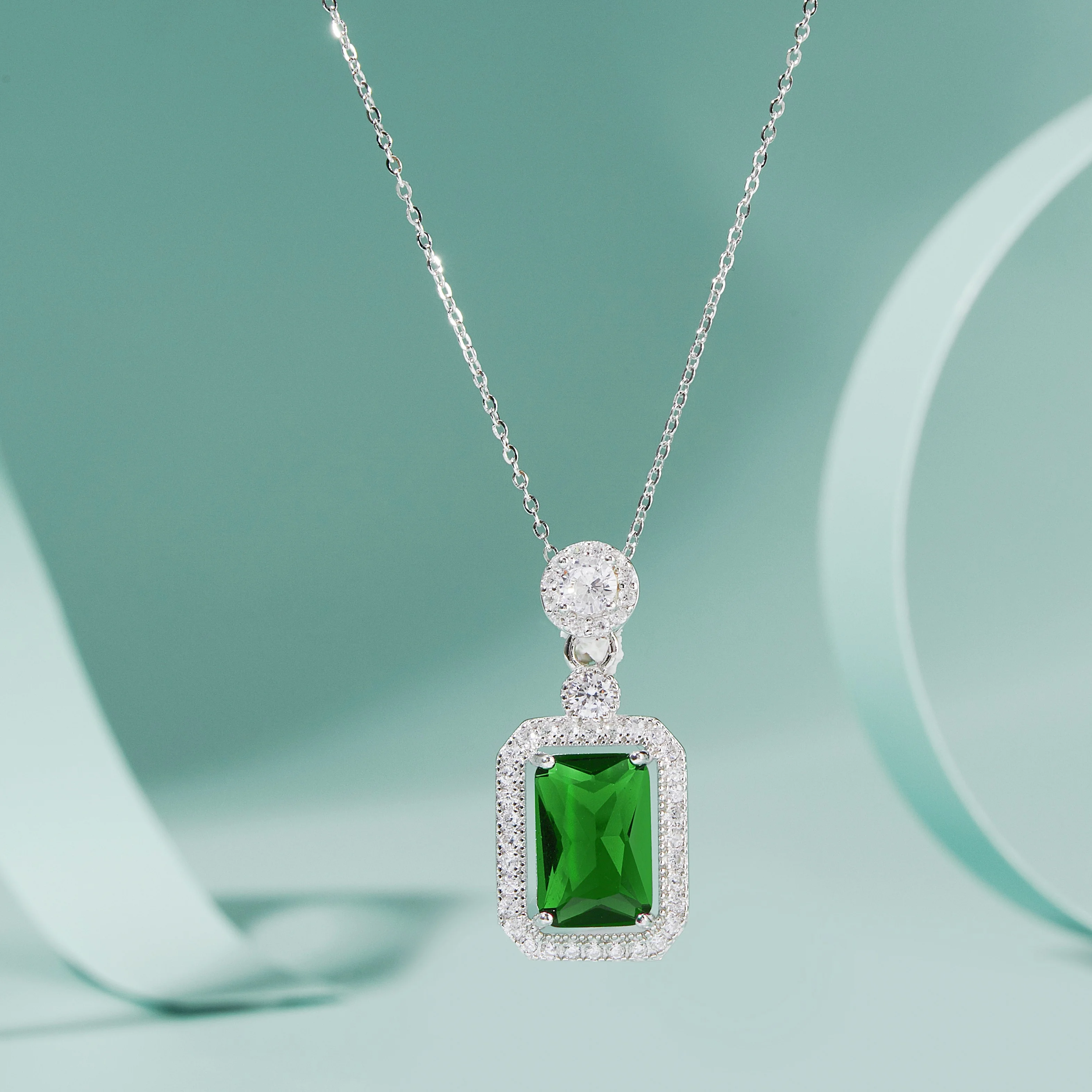 Women Fine Gift Jewelry 14k White Gold Plated Silver Green Cubic Zircon Halo Pendant 925 Sterling Silver Emerald Necklaces