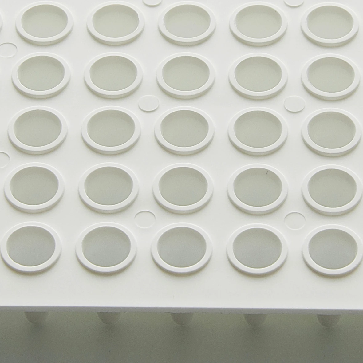 laboratory consumable plate 96 well PCR plate 0.1ml no skirt reagent kit