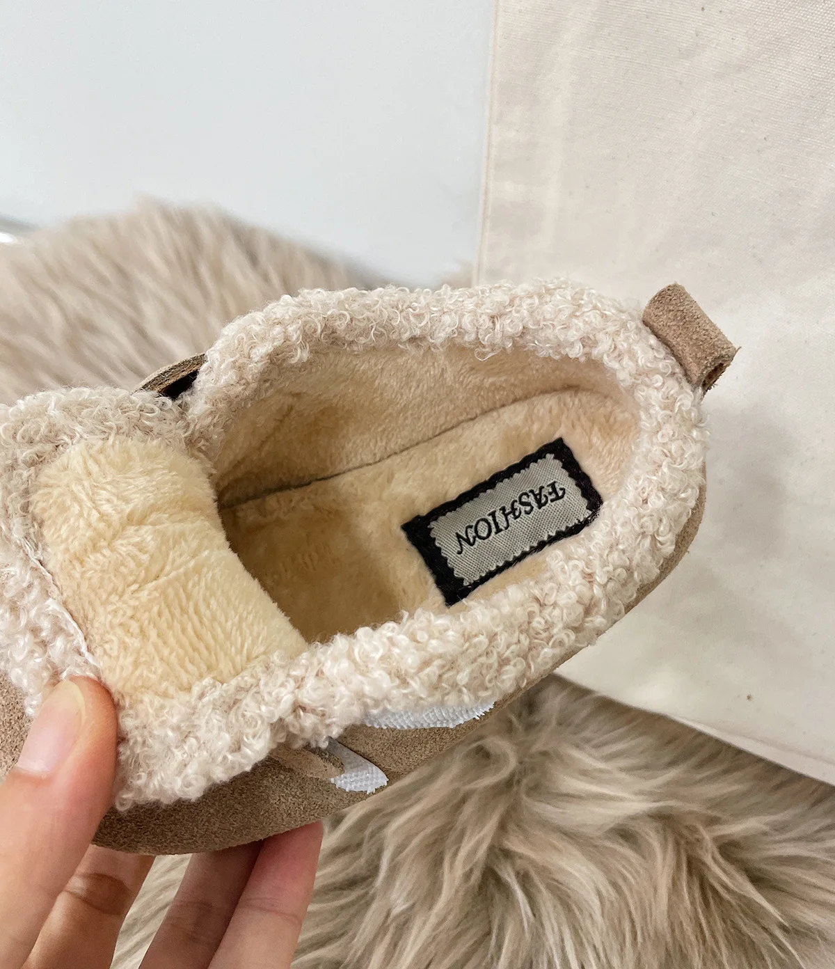 Bede Factory sells handmade leather baby shoes for boys and girls rubber-soled toddler shoes