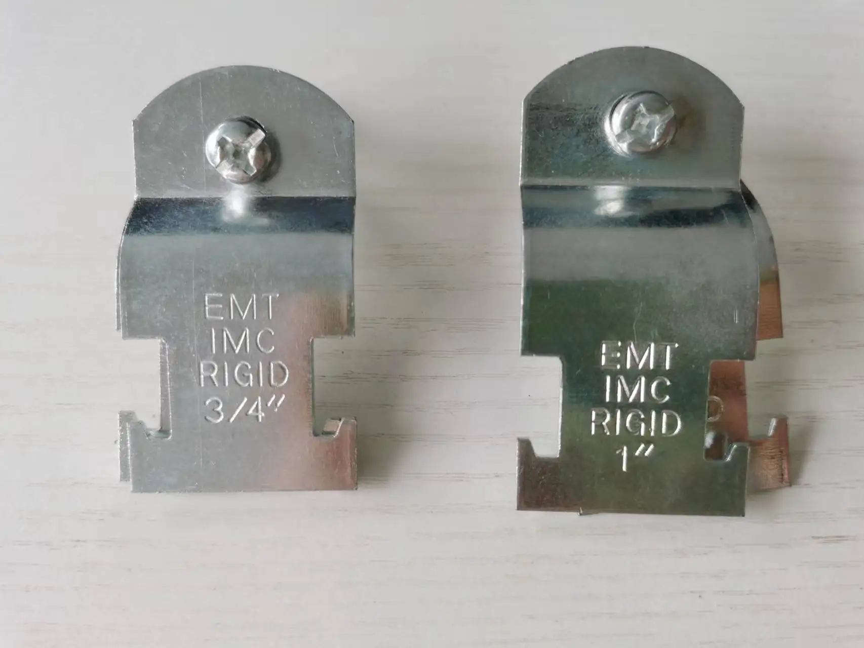 Electro Galvanized Steel Electrical Conduit EMT Clamp