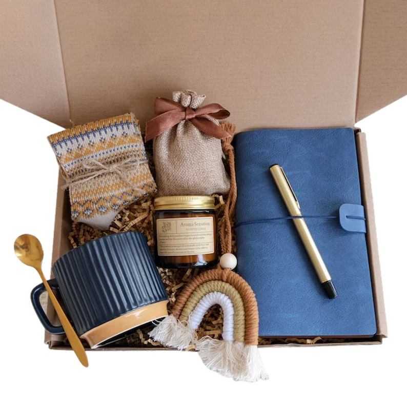 New Design Luxury Mug Set Gift Box Notebook Fuzzy Socks Scented Candle Education Propaganda Gift Baskets for Women