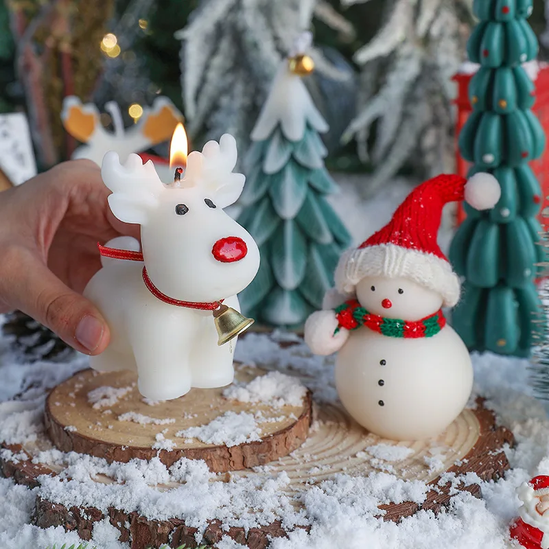 Wholesale Cute Christmas Scented Candles Snowman Elk Shaped Candles Gift Fragrance Aromatherapy Candles For Christmas Decoration