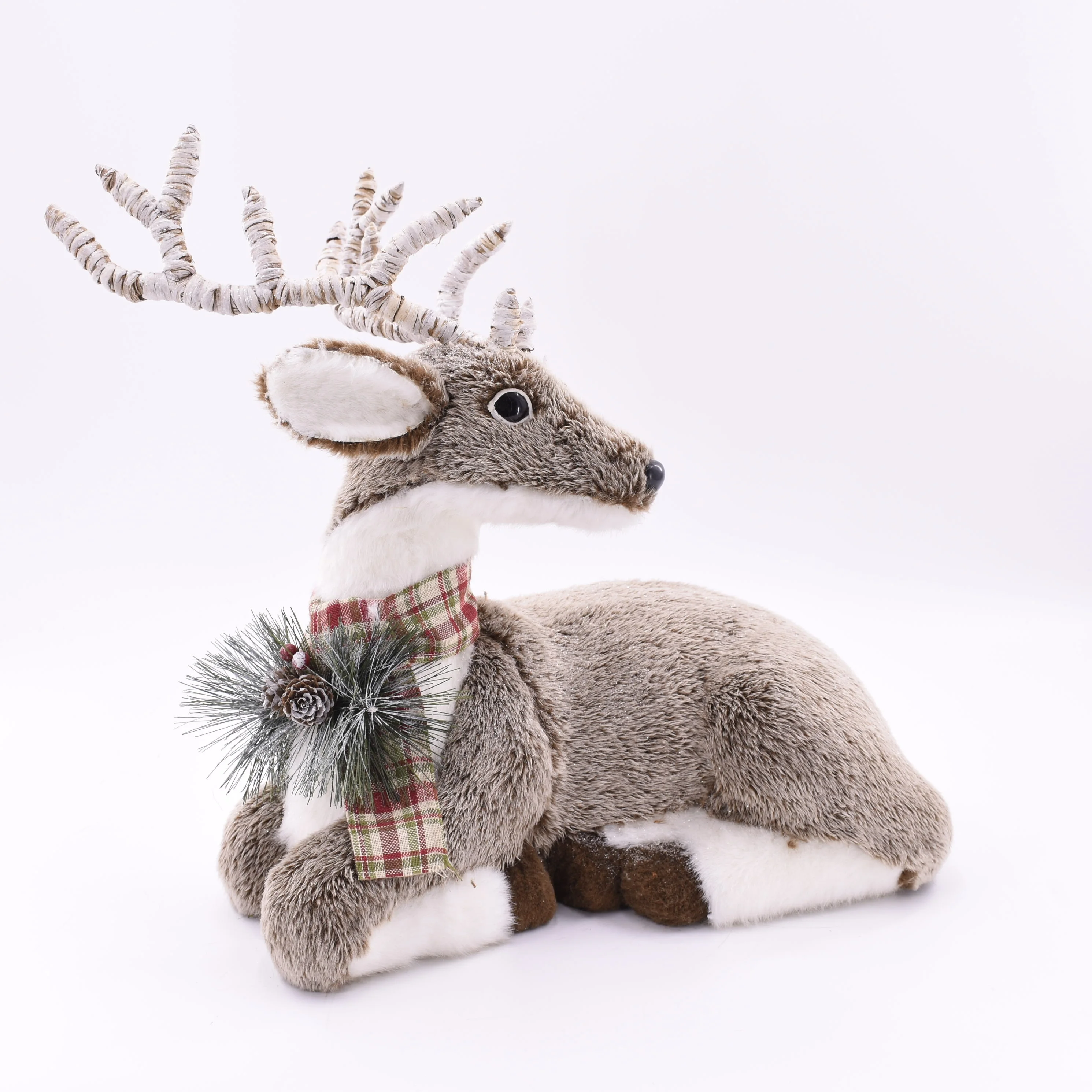 GY BSCI New Design Natural Material Standing Xmas Decor Reindeer Christmas Decorations