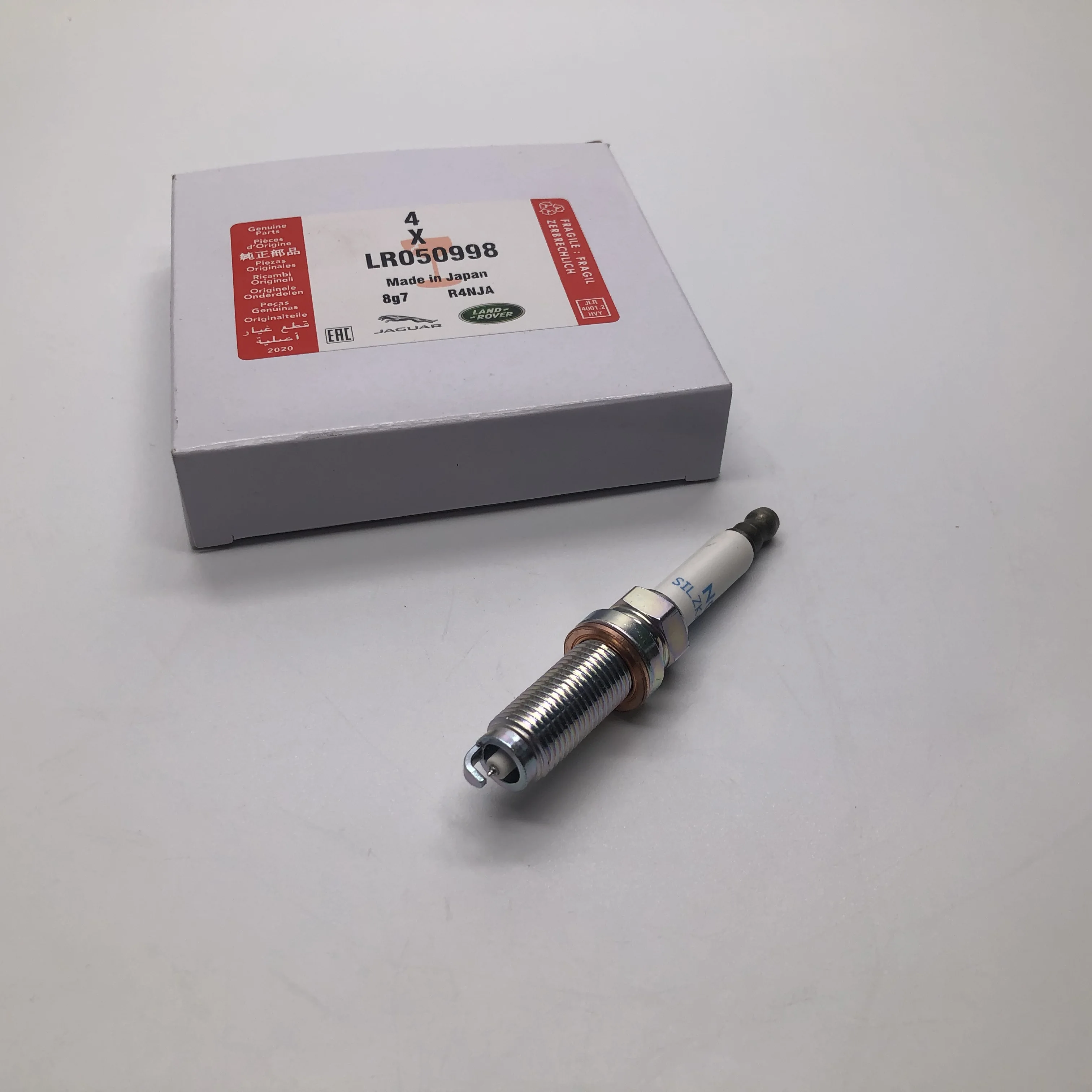 LR050998 Auto Parts Car Engine Iridium Park Plug for Landrover Jaguar F-Type XF XJ LR050998