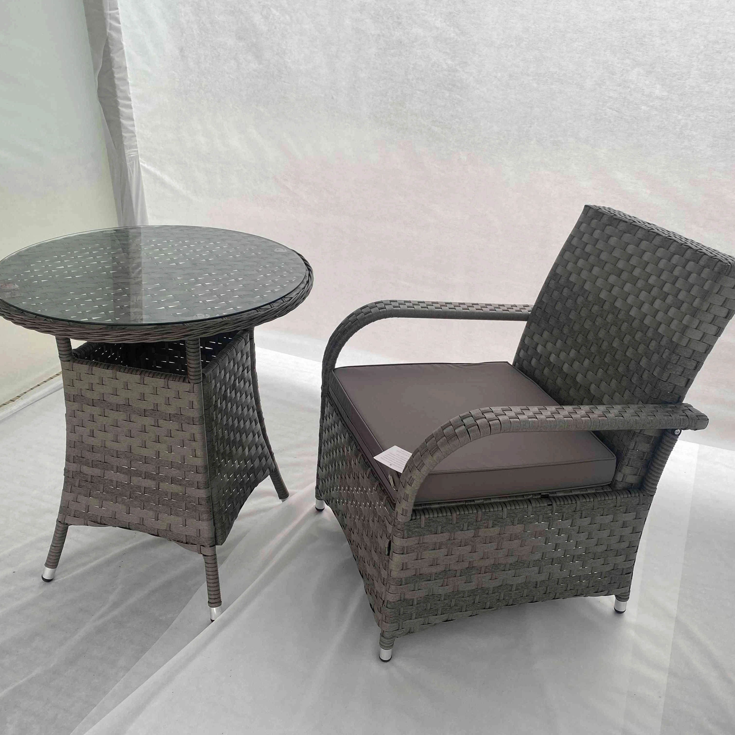 Reliable Quality Wholesale Pastoral Stable Structure Outdoor Dining Table Woven Chair