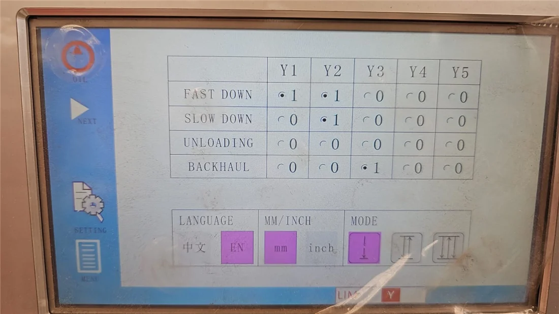 200 Ton 4+ 1 AX68T Controller High Quality Press Brake Metal Sheet CNC Hydraulic Bending Machine