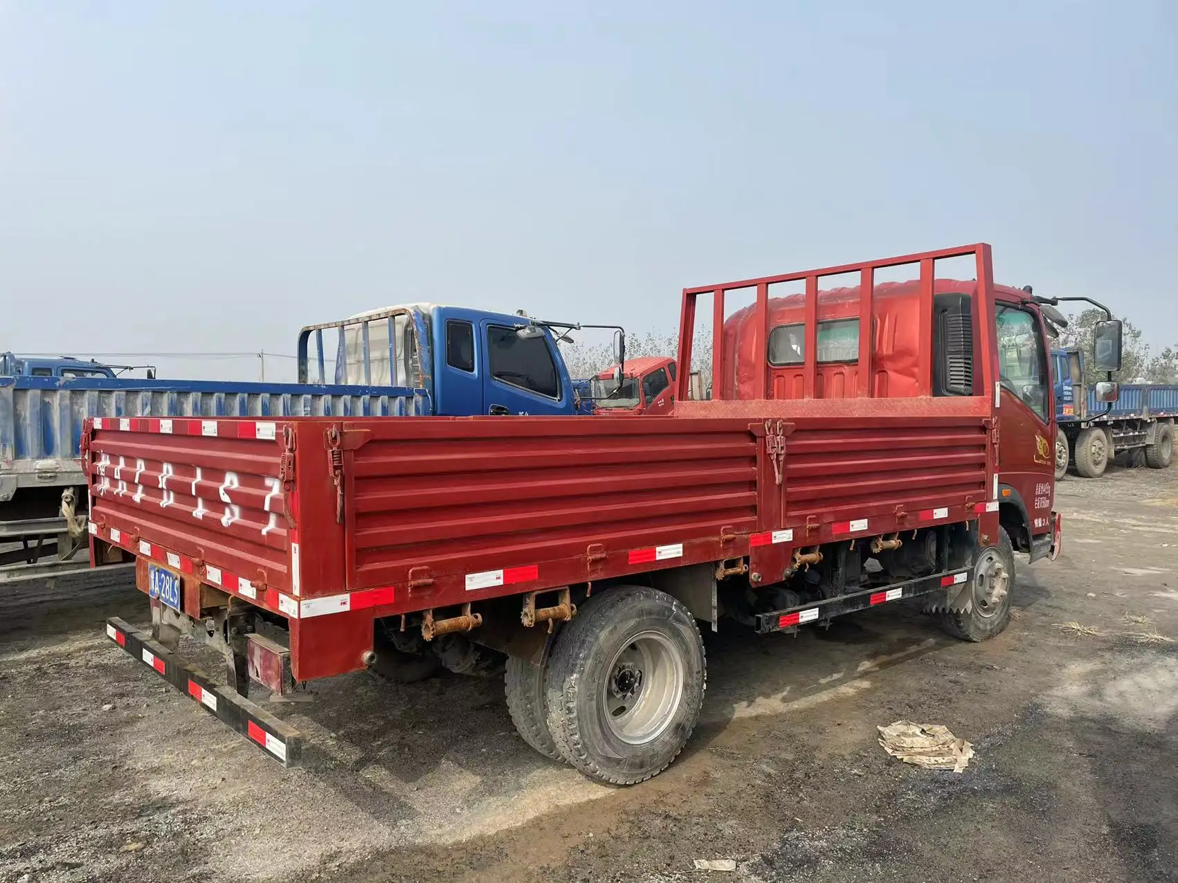 Cheapest 2ton 4ton lorry truck howo Mini 4X2 Diesel Light Cargo Truck For sale