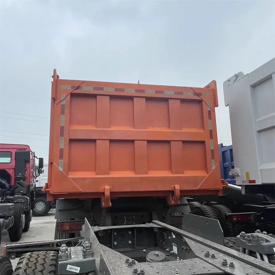 Shacman Sinotruck Beiben Jac Faw Howo Dump Truck Tipper Truck for Sale Price 4x2 6x4 8x4 Diesel Clearance Engine Gross Wheel SHN