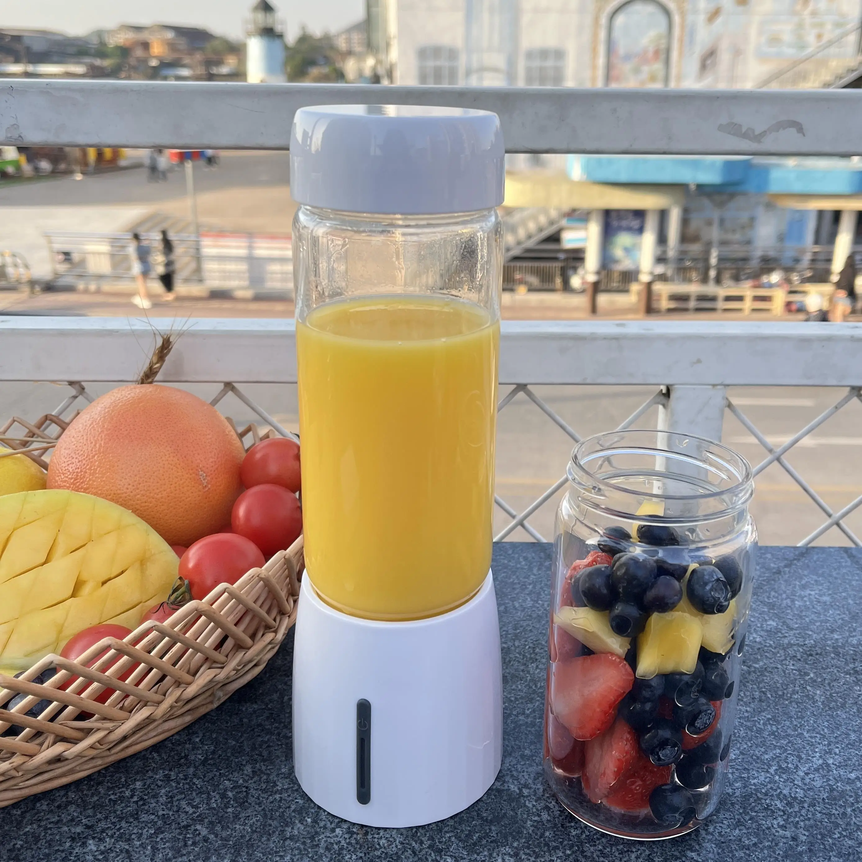 7.4V high power rechargeable smoothie blender portable hand blender mini juicer fruit smoothie machine milkshake mixer