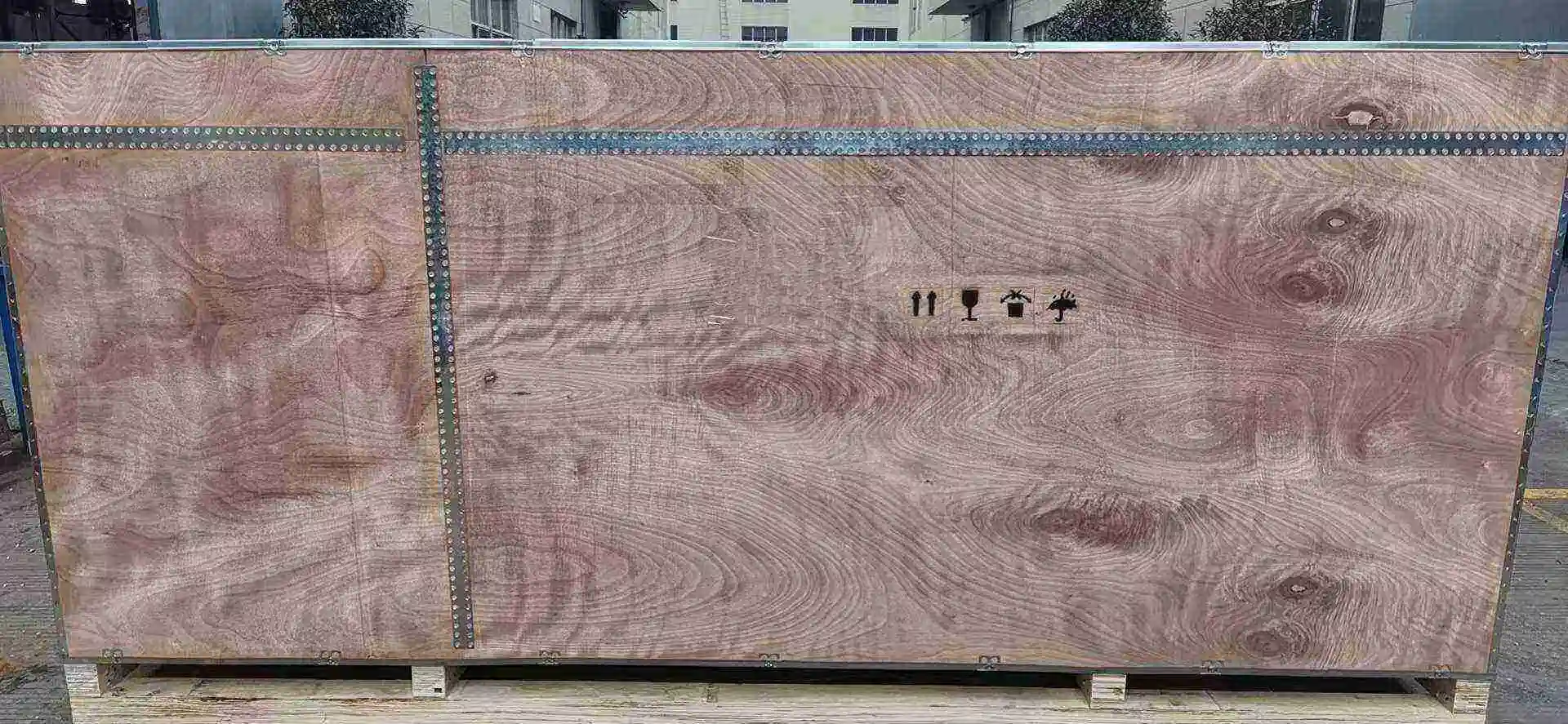 Customize Colors and Logo 9/12/15 Needles Industrial Computerized High Speed 3 Heads Embroidery Machine