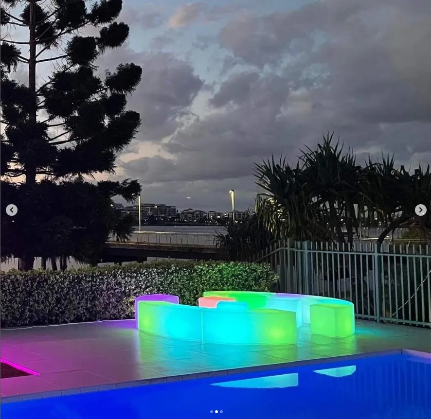 Светодиодная изогнутая скамейка стул светящаяся мебель для вечеринки