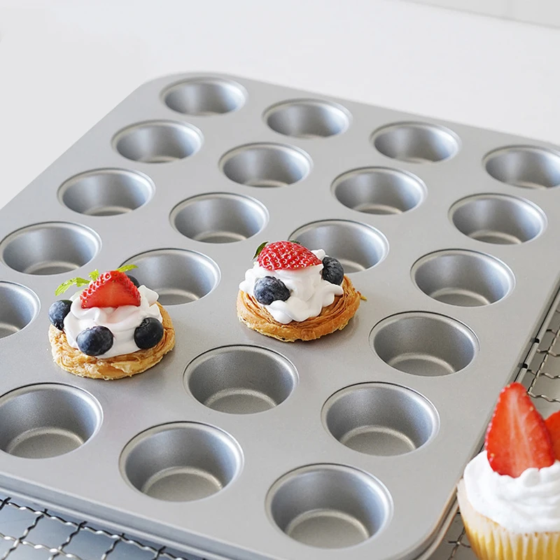 High Temperature Resistant 24 Cup Muffin Baking Cups Muffin Pan Customized Carbon Steel Silver Nonstick Baking Pan Easy to Clean