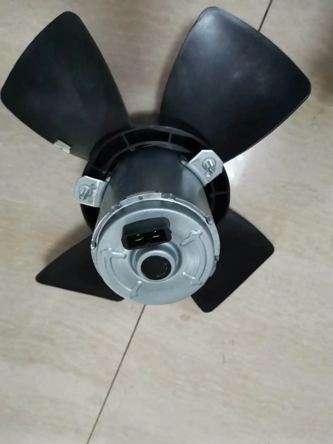High Quality Axial Fan 3-blade for Putzmeister spare part TCBOSCH Motor 0130109213 Hydraulic Oil Cooler For Concrete Mixer Truck