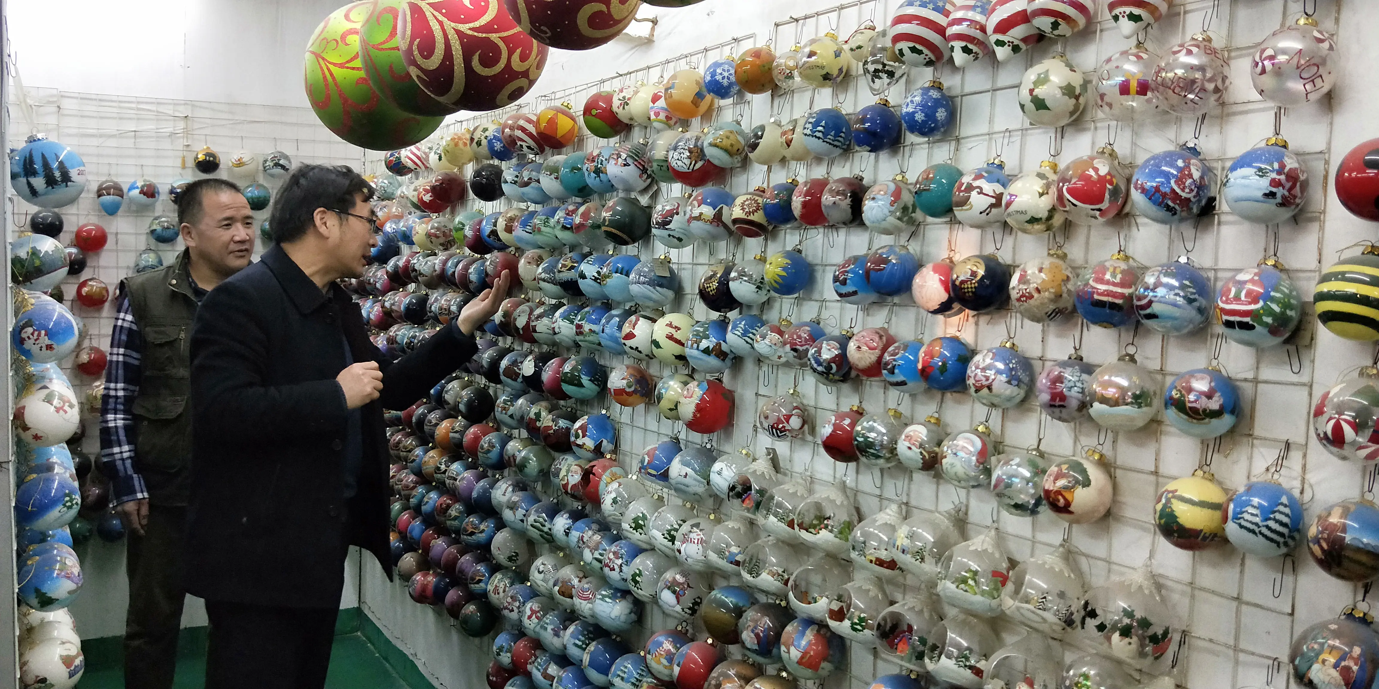 
Professional custom inner painting clear crystal balls for crafts 