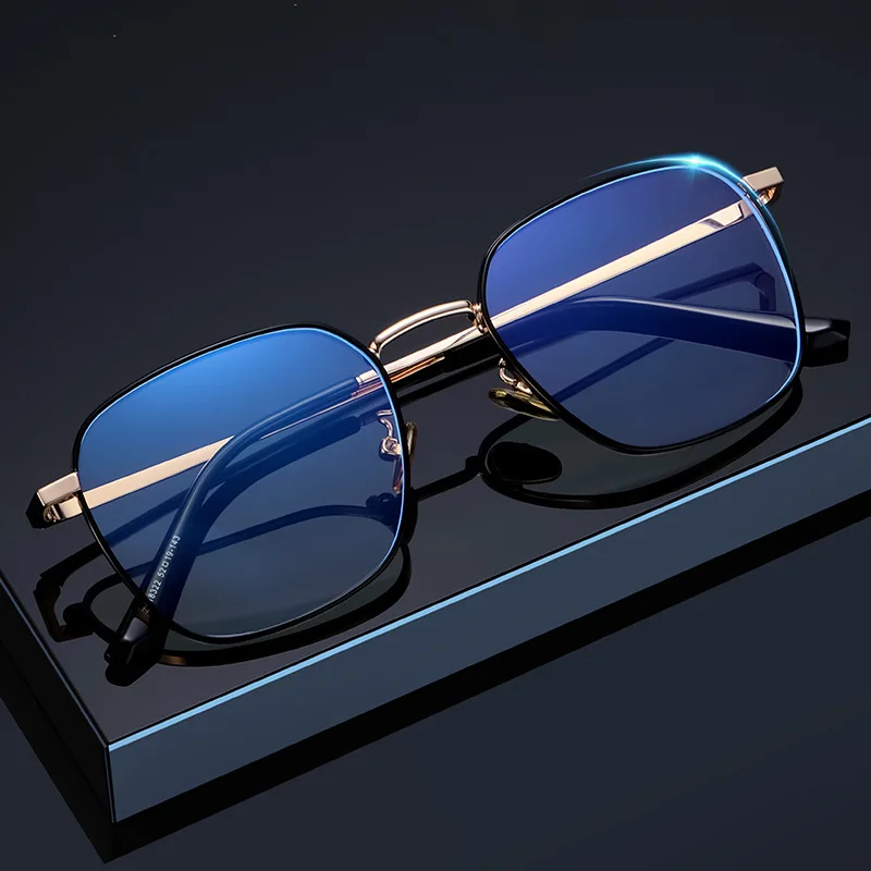 2024 Men and Women Optical Glasses Anti Radiation Computer Myopia Glasses Photochromic Anti Blue Light Glasses