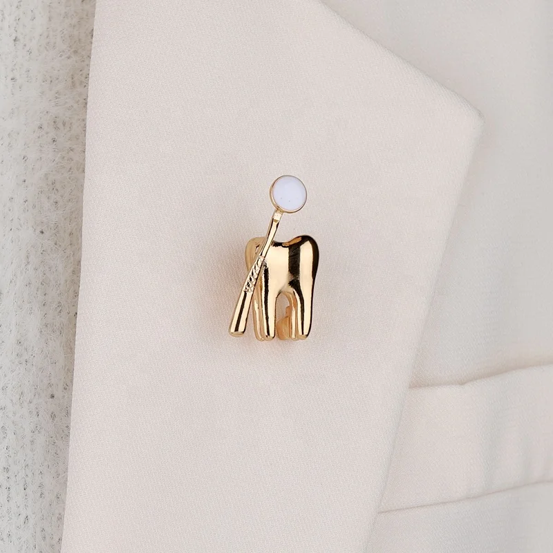 2023 Pins Fashion Tooth Shape Cute Medical Brooch Pin for Doctor Nurse Lapel Backpack Badge Pins Jewelry Gift Accessories