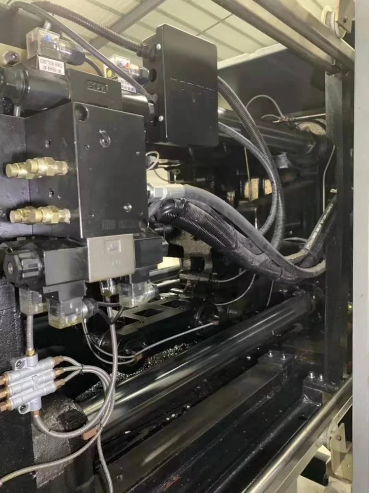 Used BORCH  260ton BS260-III  plastic injection moulding machine