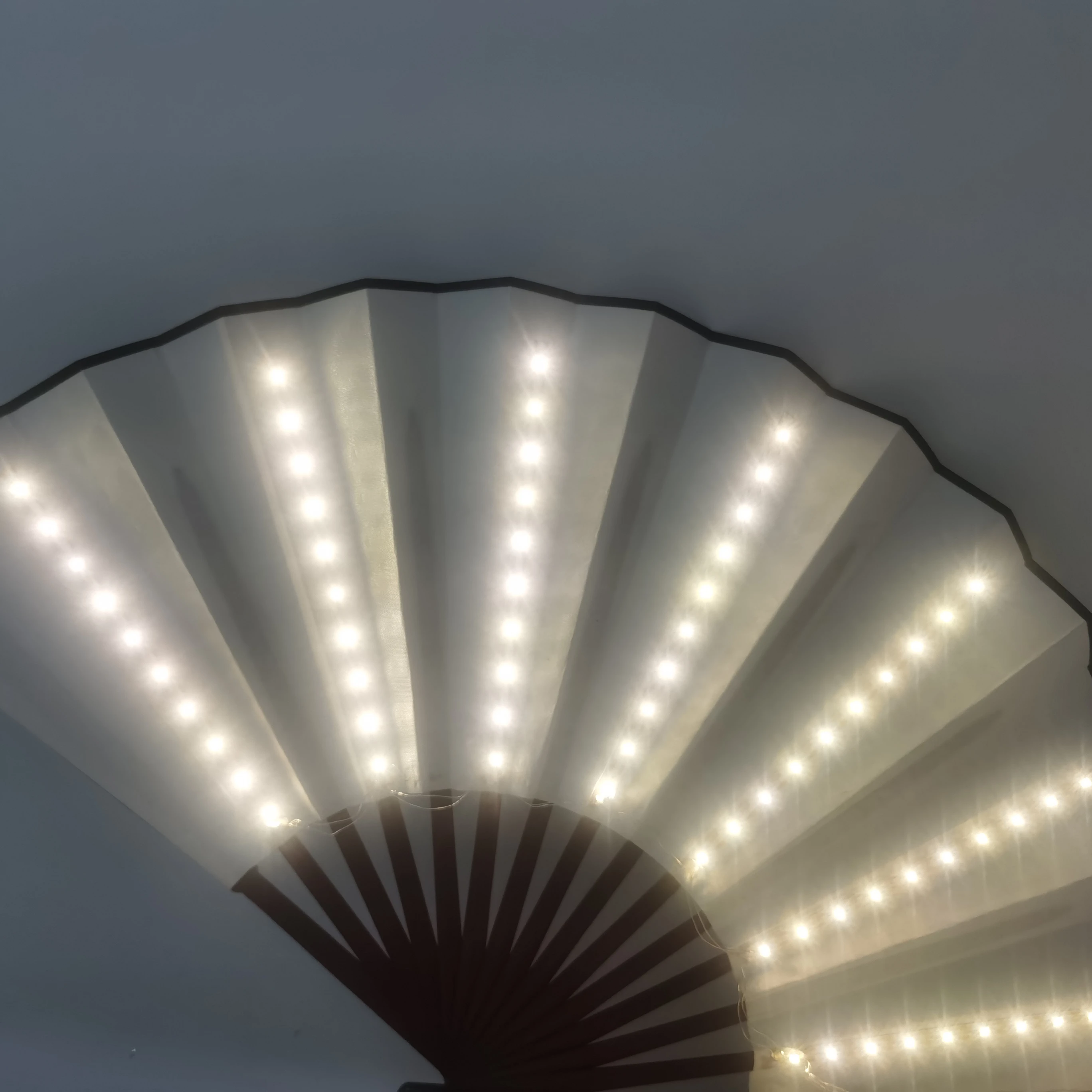 2023 New Decor Lighted Up LED Hand Fan Chinese Style Light