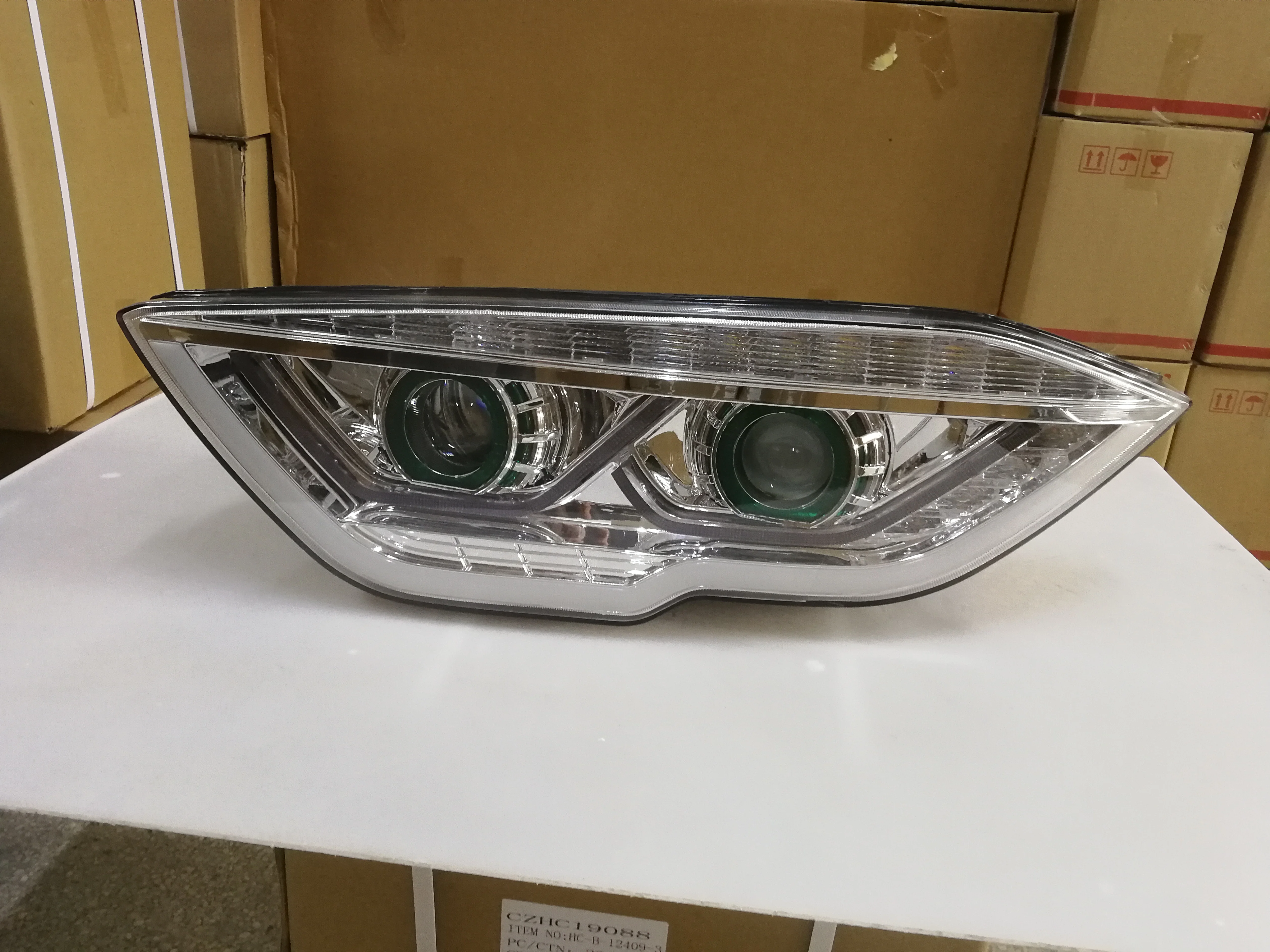 
Adiputro bus headlight led head lamp jetbus bus coach accessories led HC-B-1628 