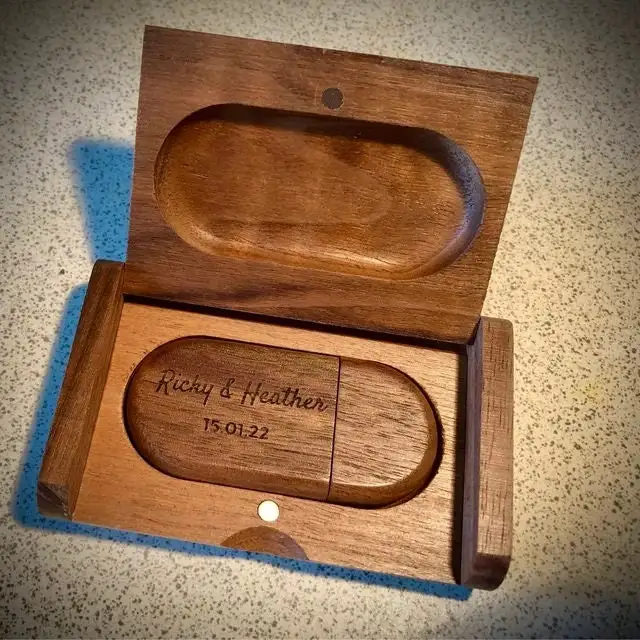 Custom USB Flash Drive Wedding Memory Box Personalized Wood Storage Case for Couple Gift Unique Wedding Usb Keepake Gift Set