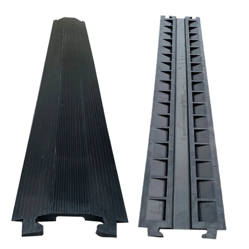 OEM Factory price Black hose Storage 1 channel Rubber cable protector Floor Cable Cover