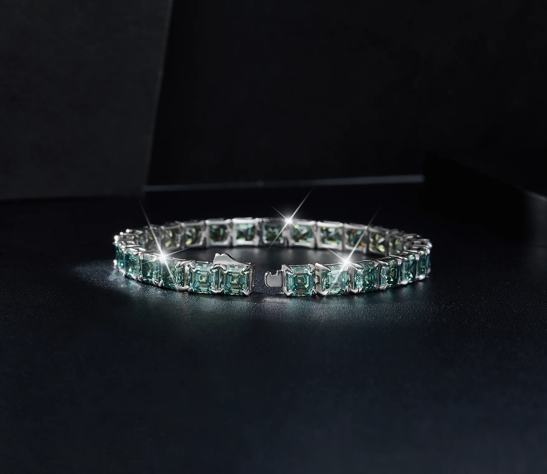 TK Hot Sale Fashion Jewelry 18K Gold Plated Asscher Cut Green Moissanite Tennis Bracelet Man