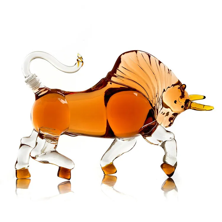 Custom500ML 700ML  Design Zodiac Bull Shaped Glass Bull Bottle for Brandy / Glass Animal Bottle / Buffalo Glass Bottle
