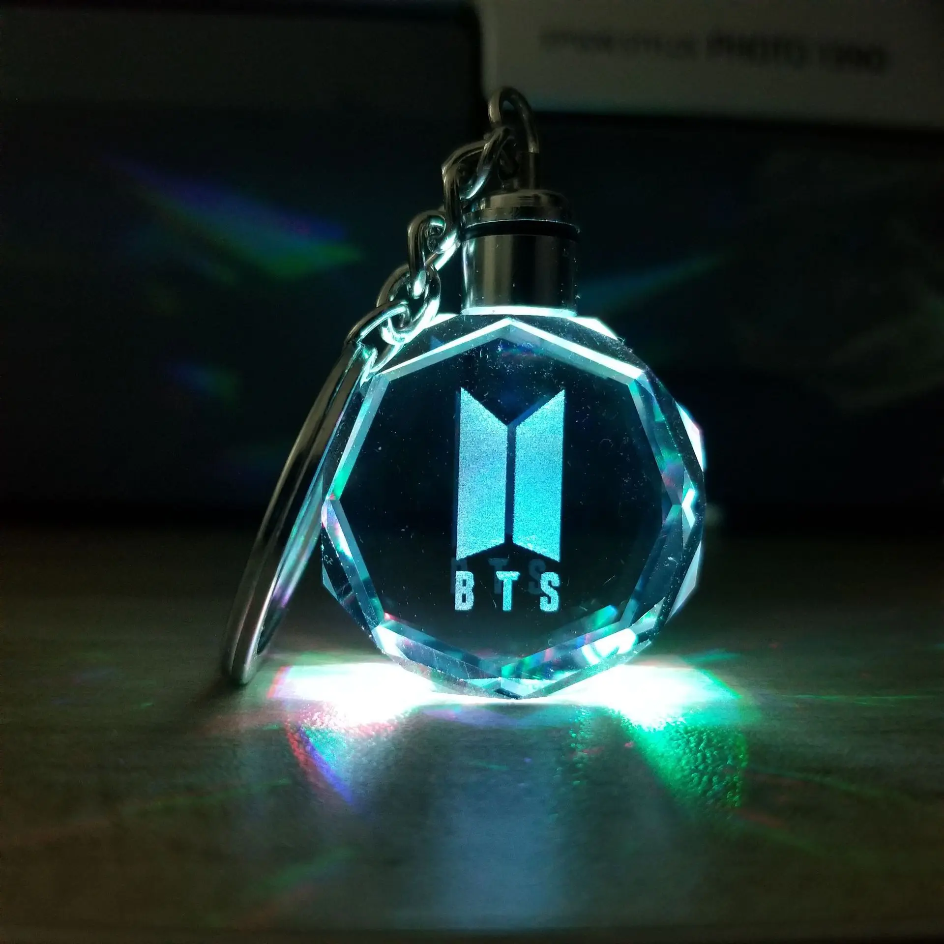 2021 Customized Kpop Bts Blackpink Got7 Exo Keychains Led Crystal Pendant Keychain