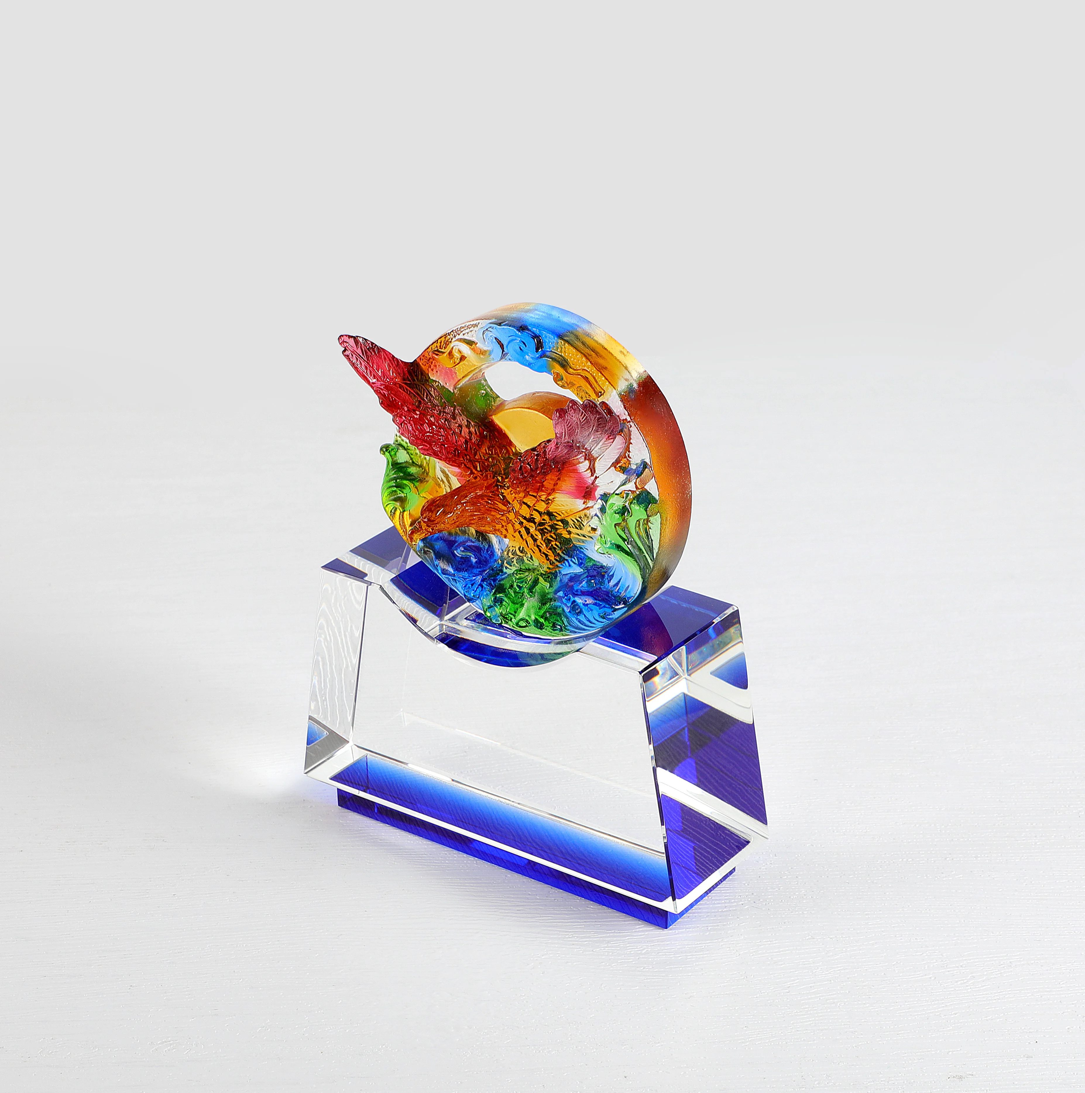 Design logo crystal liuli trophy K9 Glass Support samples Colored glazed liuli eagle