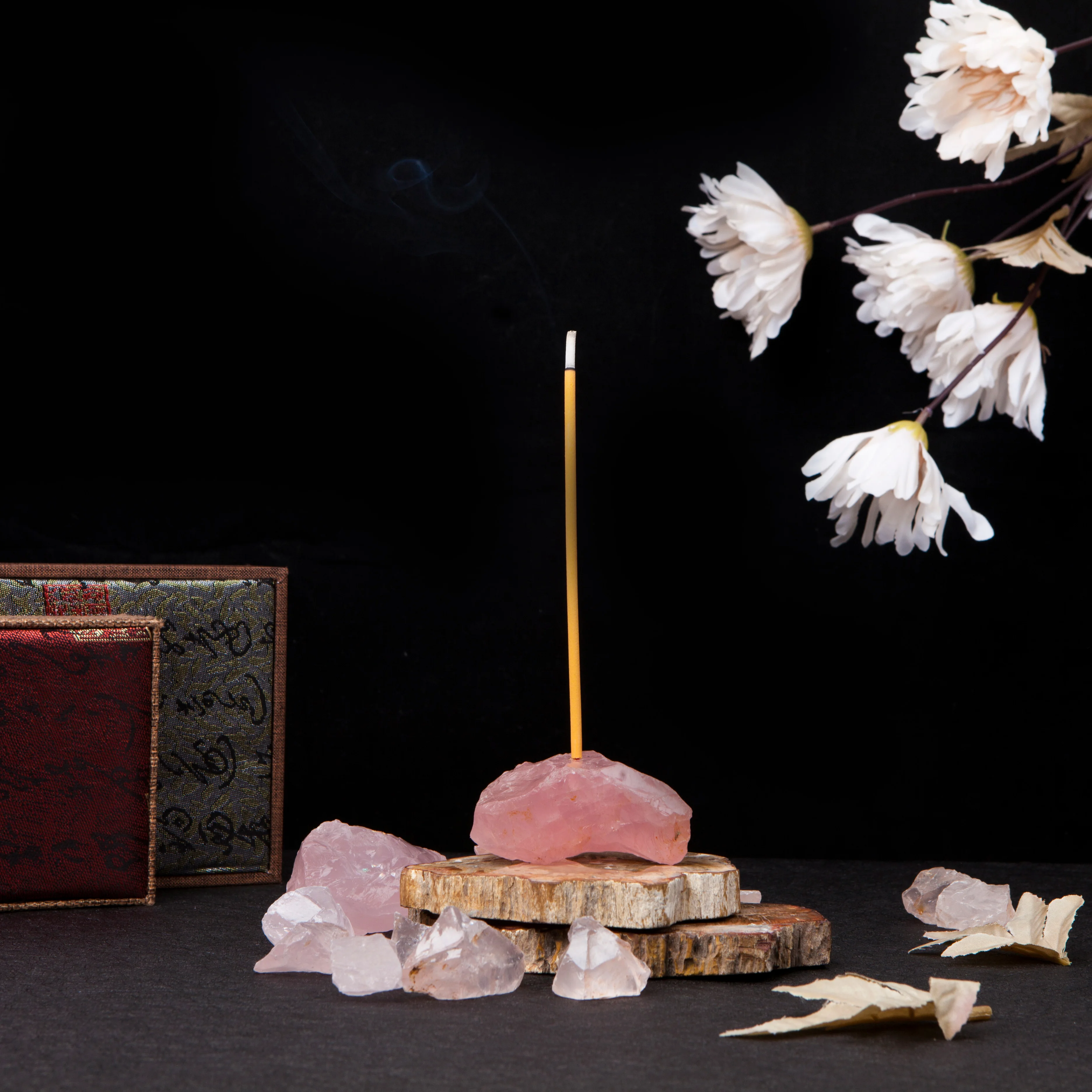 Natural Custom Raw Rough Healing Crystals Stone Clear Rose Quartz Incense Holder Burner for Home Decor