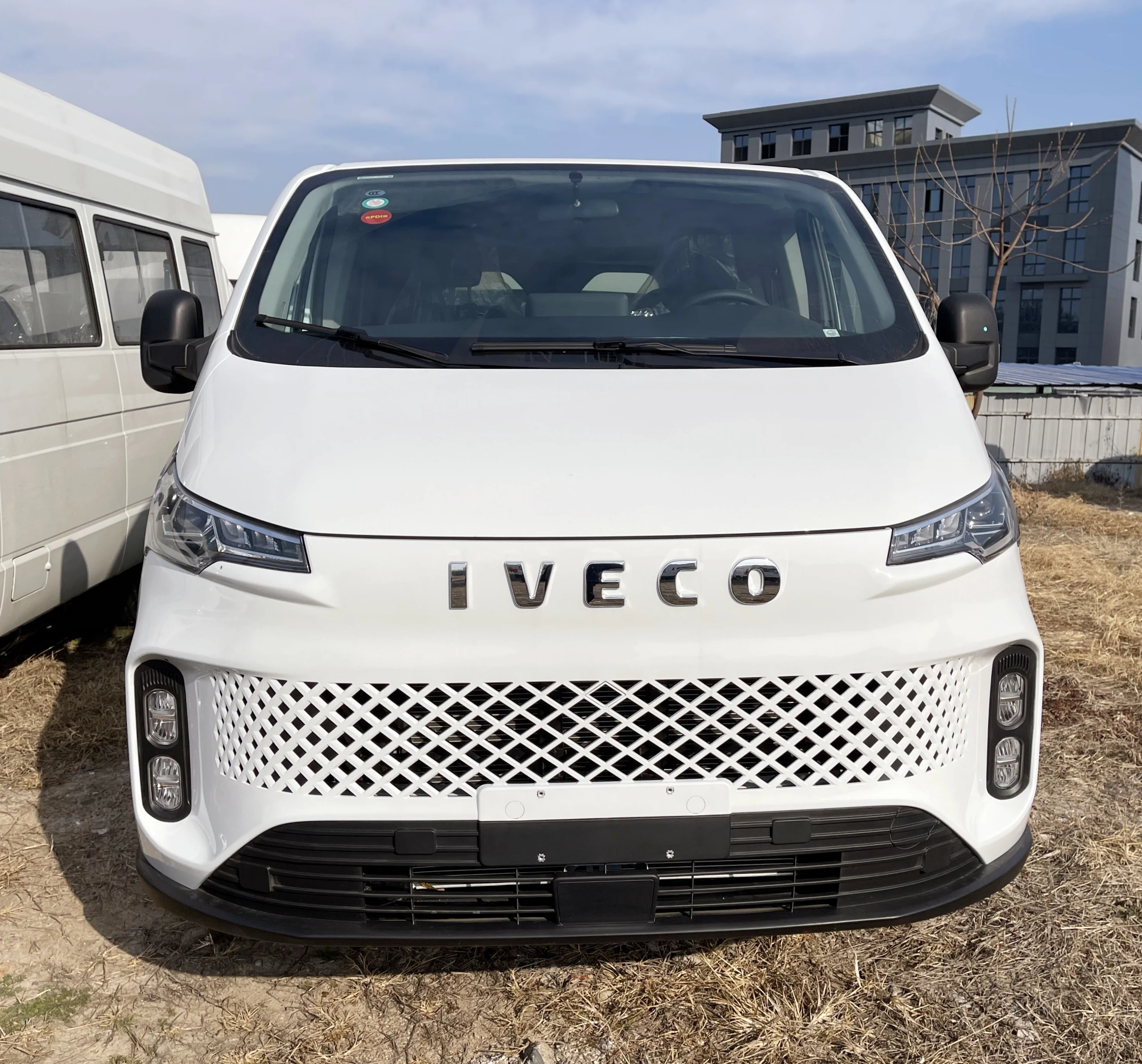 IVECO FIDATO 5-Door 5-Seat Van Truck FWD New and Used Good Condition MPV for IVECO Mini Bus