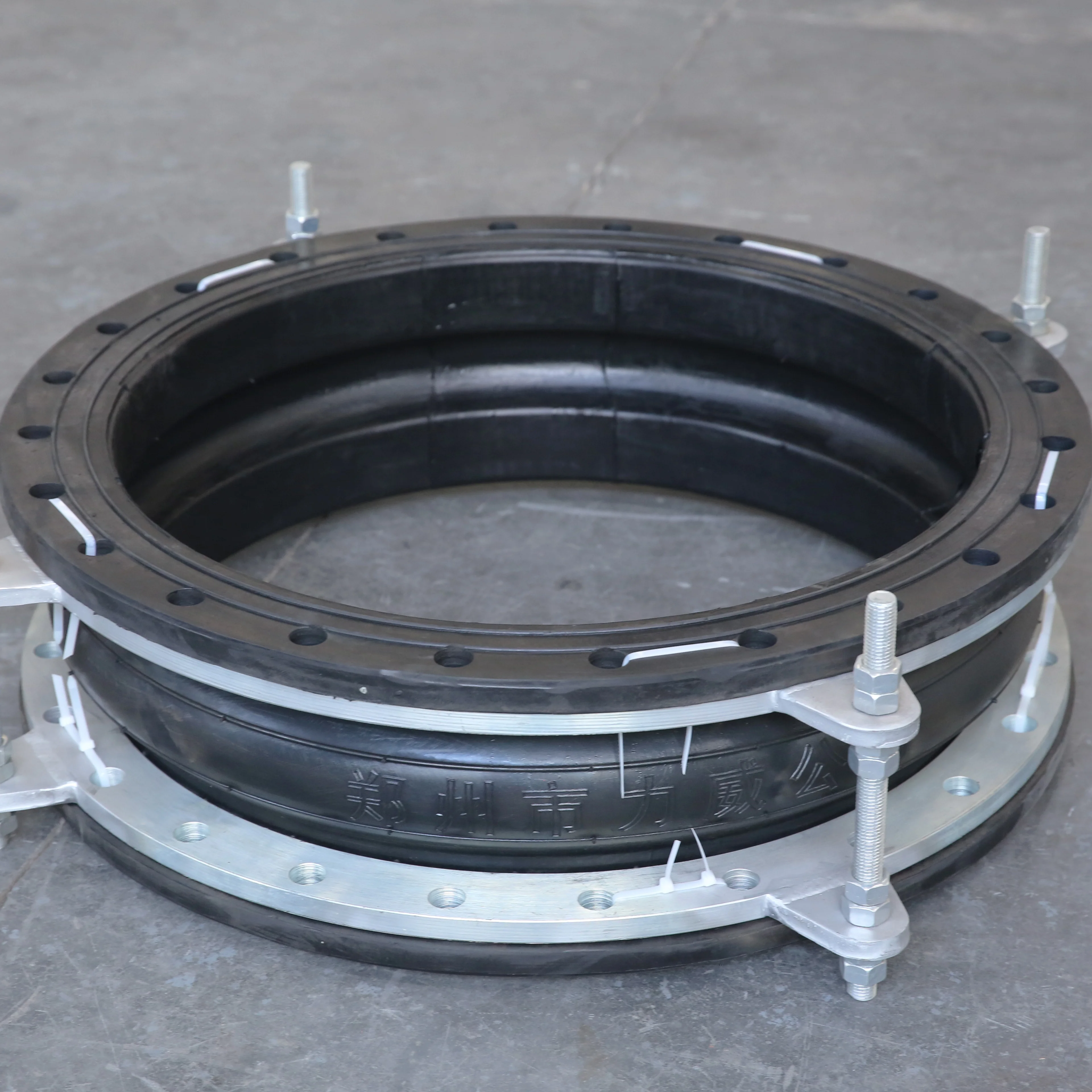 Vulcanized Uses Stainless Steel Clamp Rubber Expansion Joint Long Service Life Rubber Expansion Joint