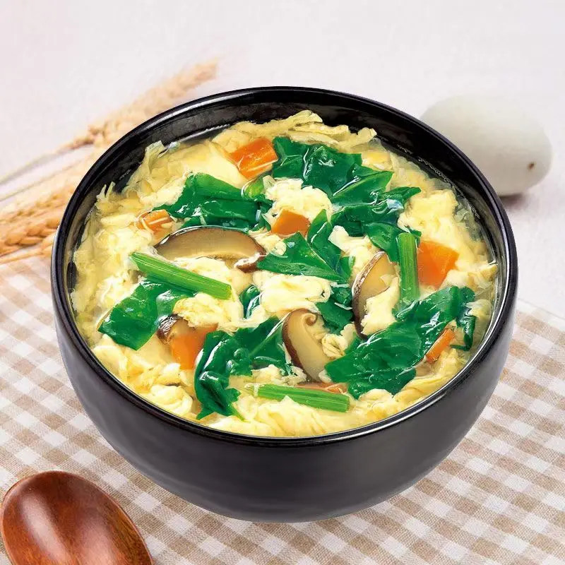 Fast food soup and fresh vegetable soup