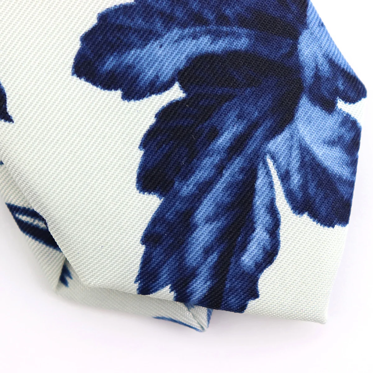 China Wholesale High Fashion Slim Skinny Microfiber Polyester Beige Blue Leaf Floral Men Tie Custom Print Necktie Travel
