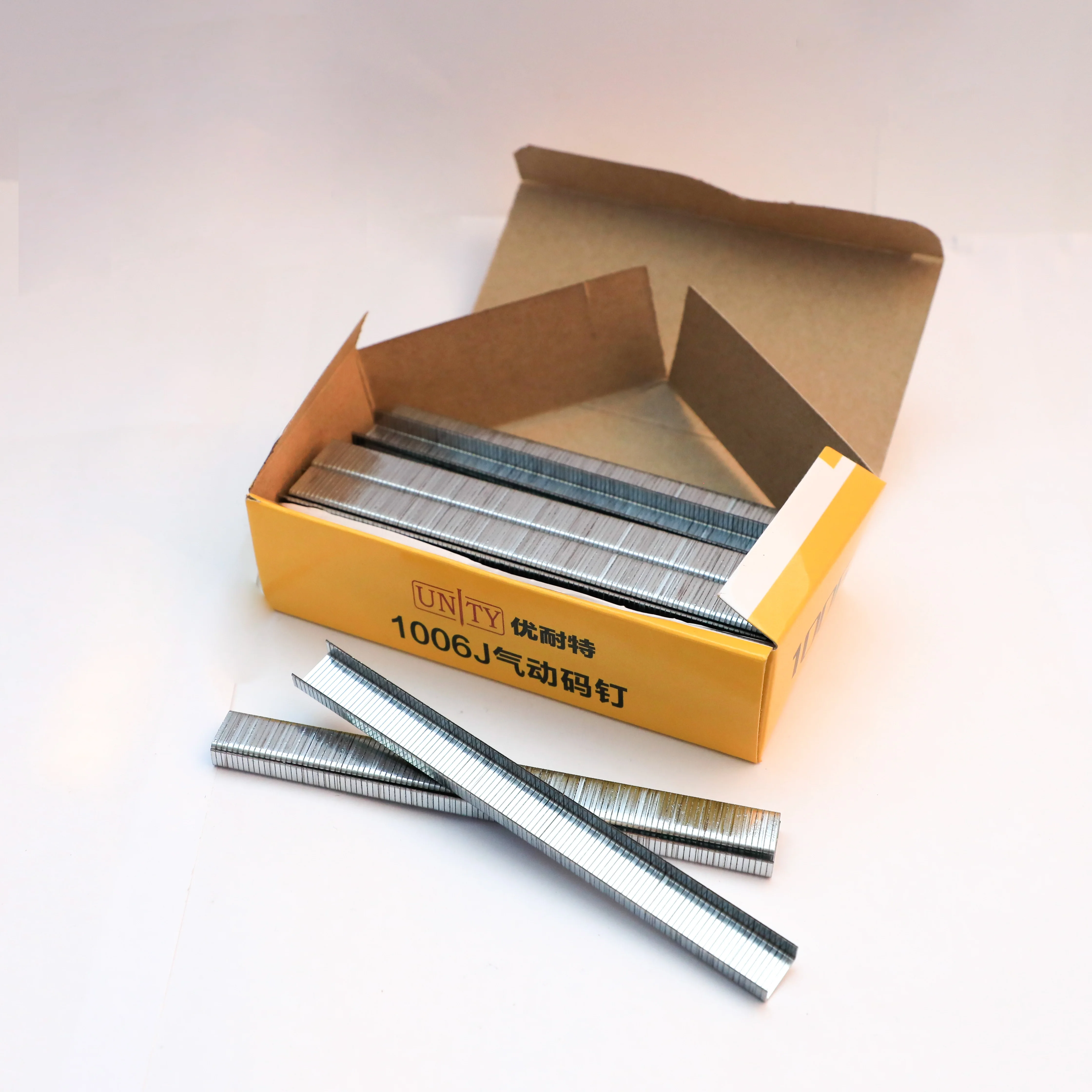 China design wholesale U-Type Nail Staples galvanized steel staple gun pneumatic furniture staples