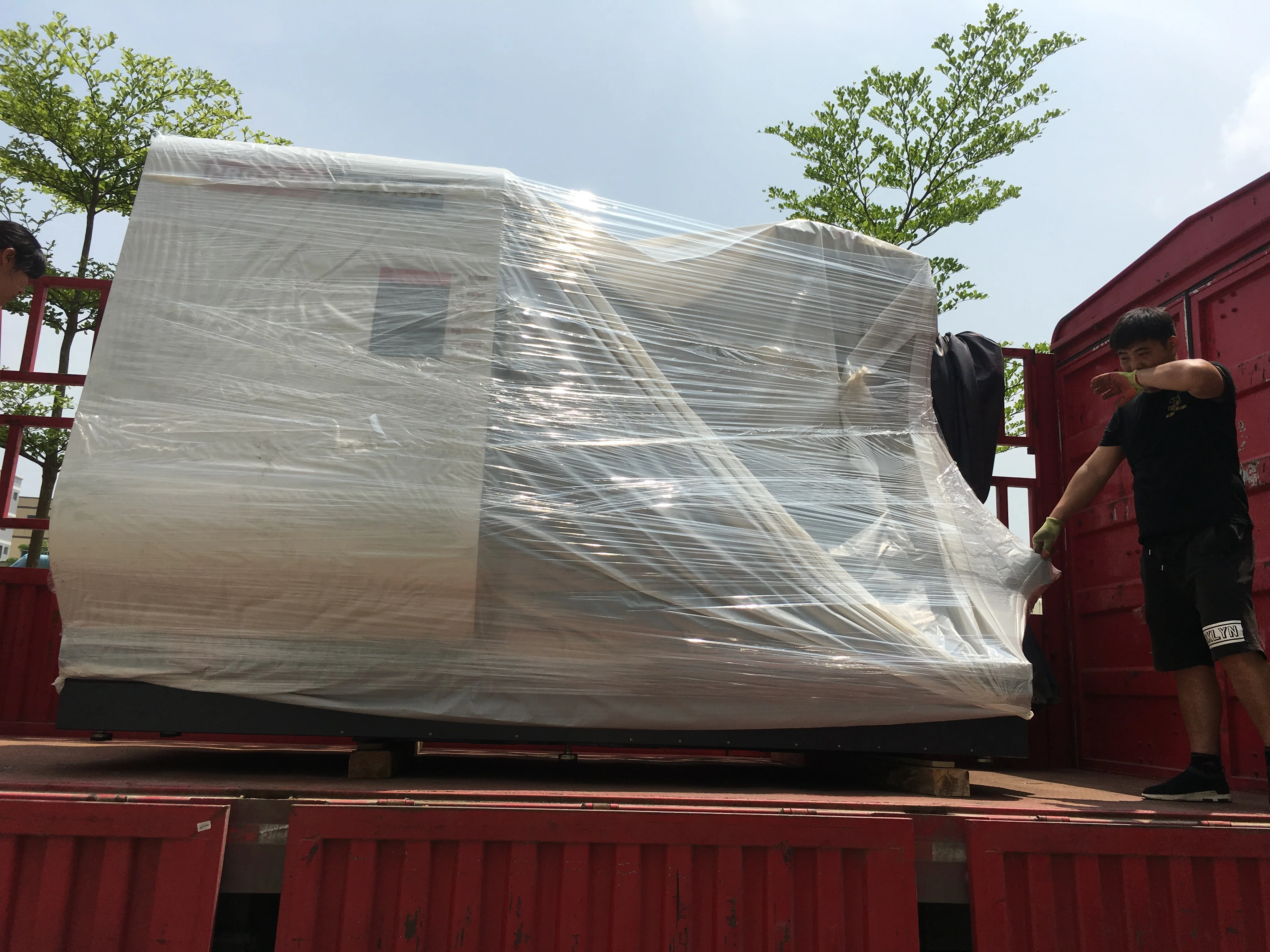 china cnc machining center price in india