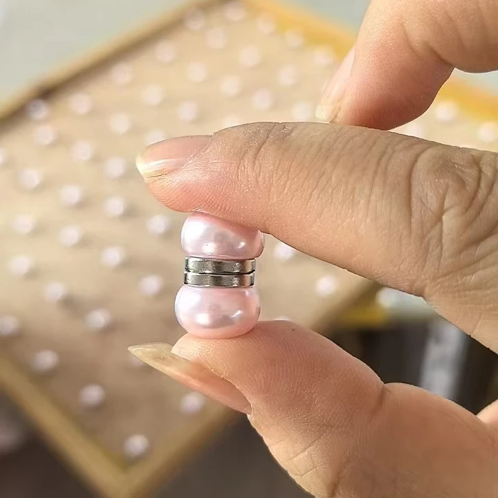 new Fashion pearl magnetic button brooch pin collar brooch pin for hijab scarf Wedding dress weighting and windproofing.