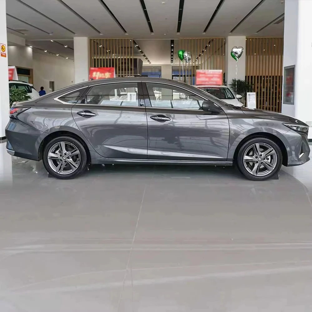 CHANGAN Car REATON PLUS Petrol Sedan Vehicles Gas Car dubai Compact Sedan low price WithGearbox