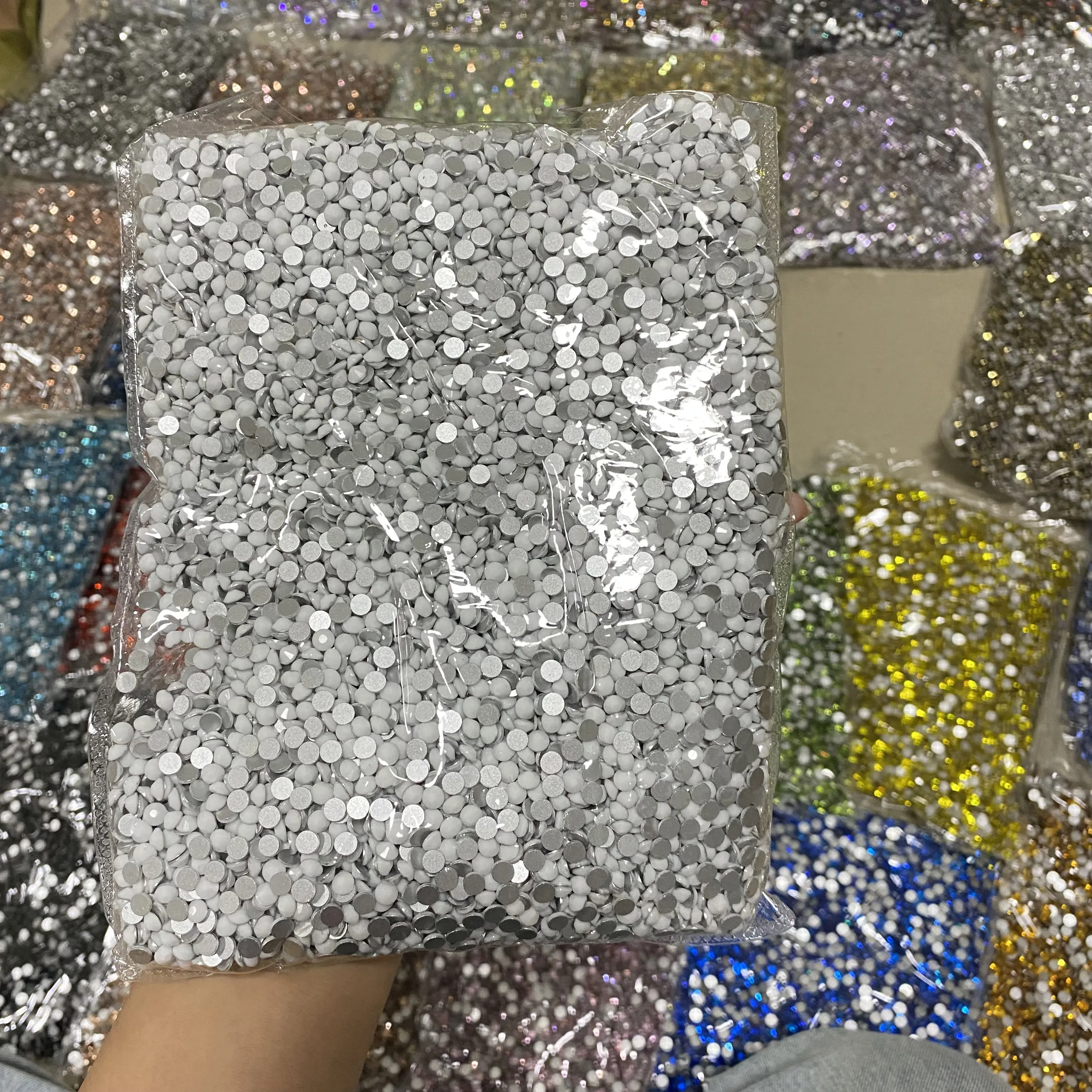 Xulin Plated Color Sliver Back Rhinestone Non Hot Fix Glass Sparkles Volcano Glass Rhinestones For Nail Art DIY