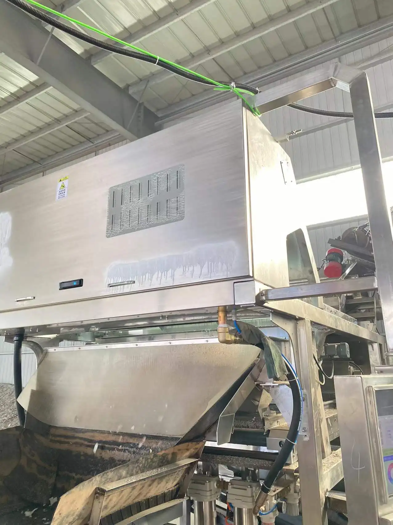 Recycling industry glass regrinds color optical sorting machine