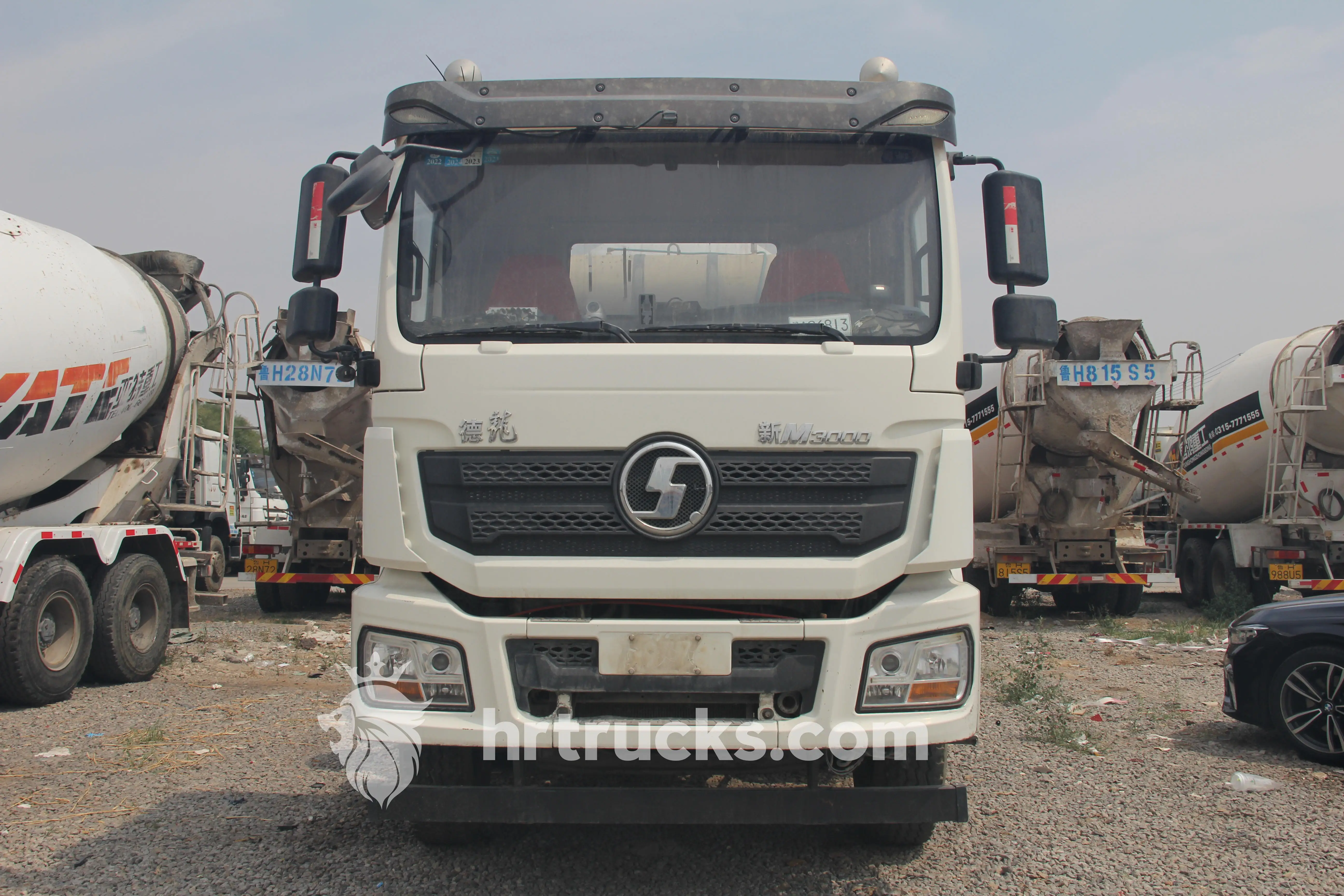 Hot sale Powerful engine and advanced control system bituminous ash dust tank for Shacman Delong new X3000 8*4