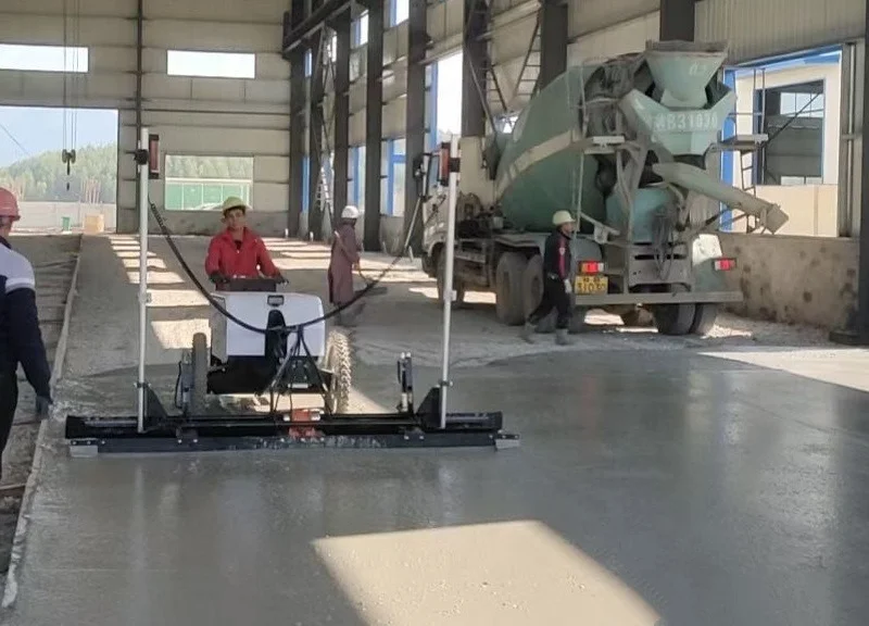 Good quality Construction Equipment Two wheel gasoline concrete laser screed machine road floor leveling machine